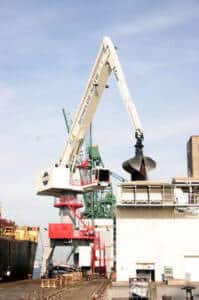 E-Crane® at work with a 10m3/13.07yd3 Hydraulic Clamshell Grab
